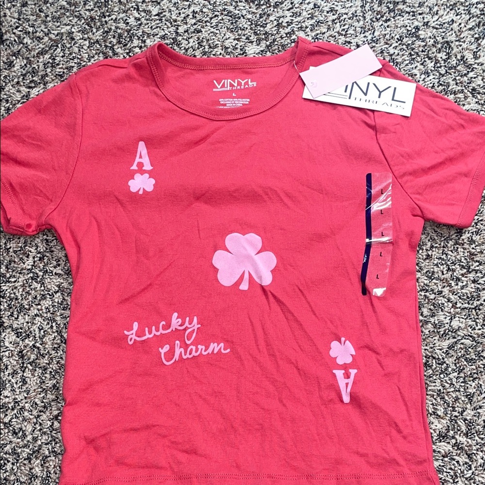 🆕 Vinyl Threads Graphic Fitted Semi Cropped Tee Woman’s Sz L | NWT